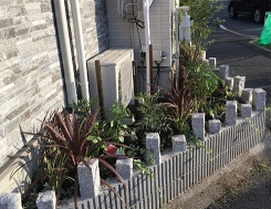 目黒区の植木屋　風のガーデン世田谷が新築の花壇のリフォームをした後の様子　渋谷区でも剪定をします